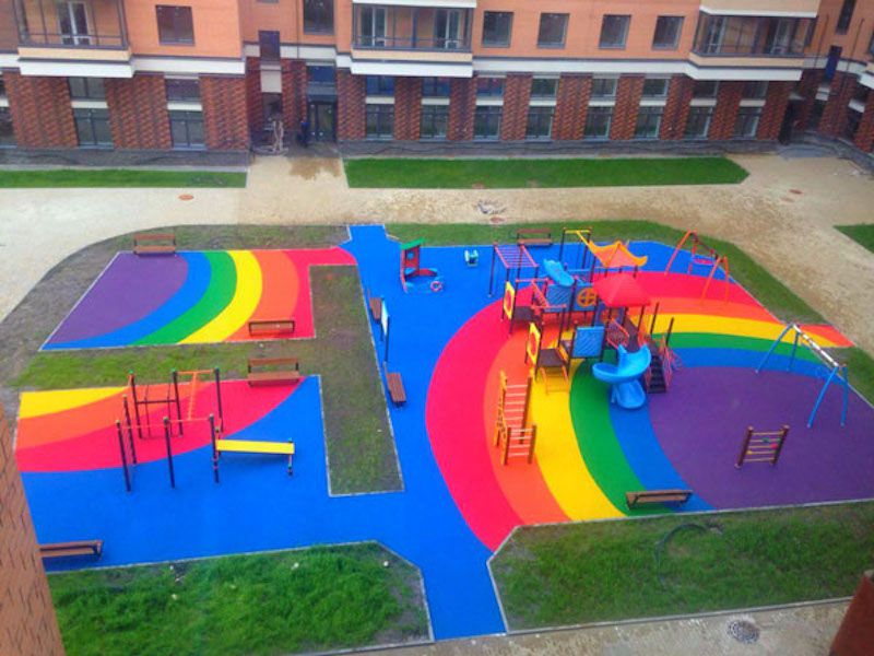 Радужное покрытие для детских площадок