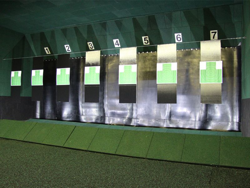 Спортивная площадка с резиновой крошкой для стрельбы